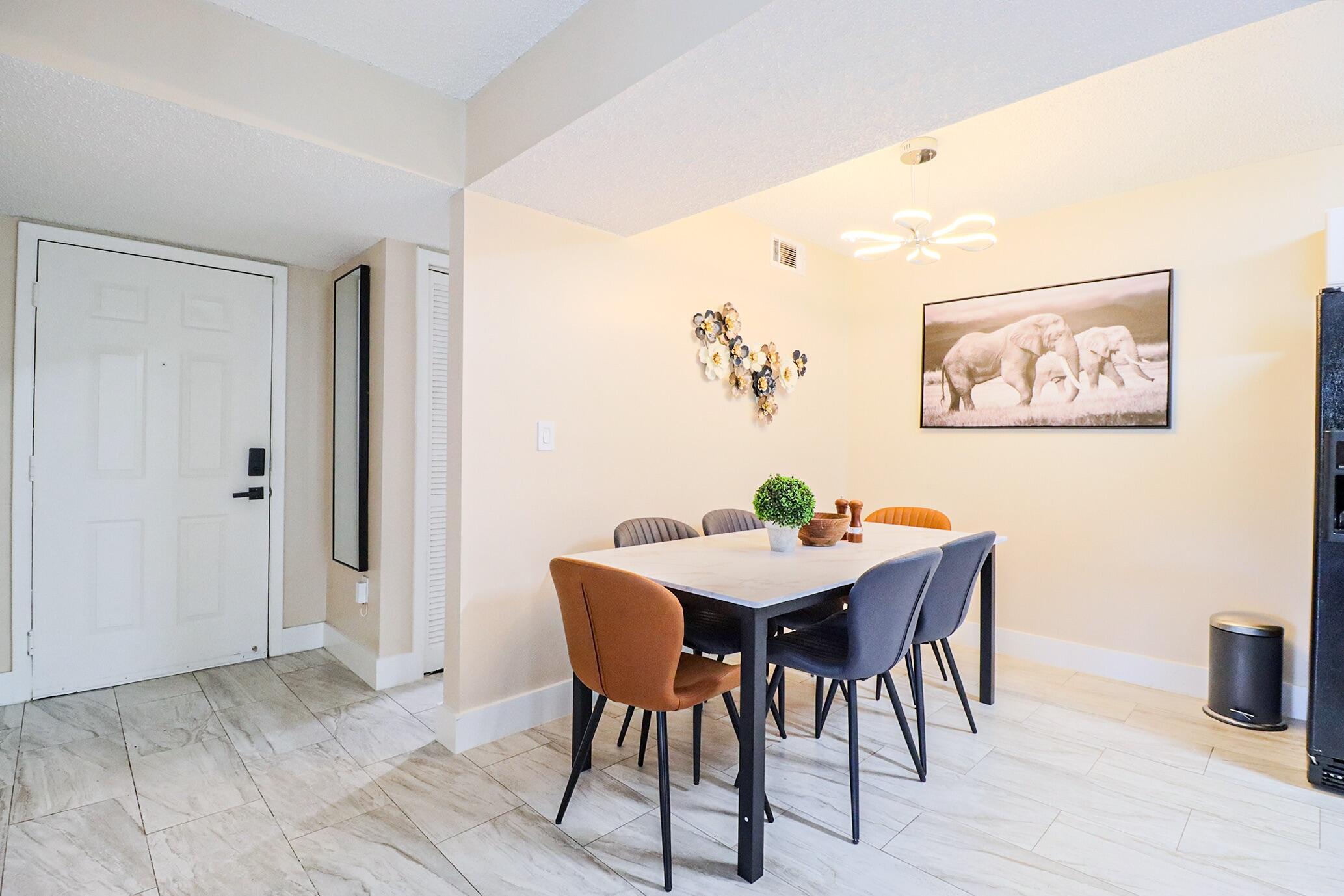 450 Palm Circle 106