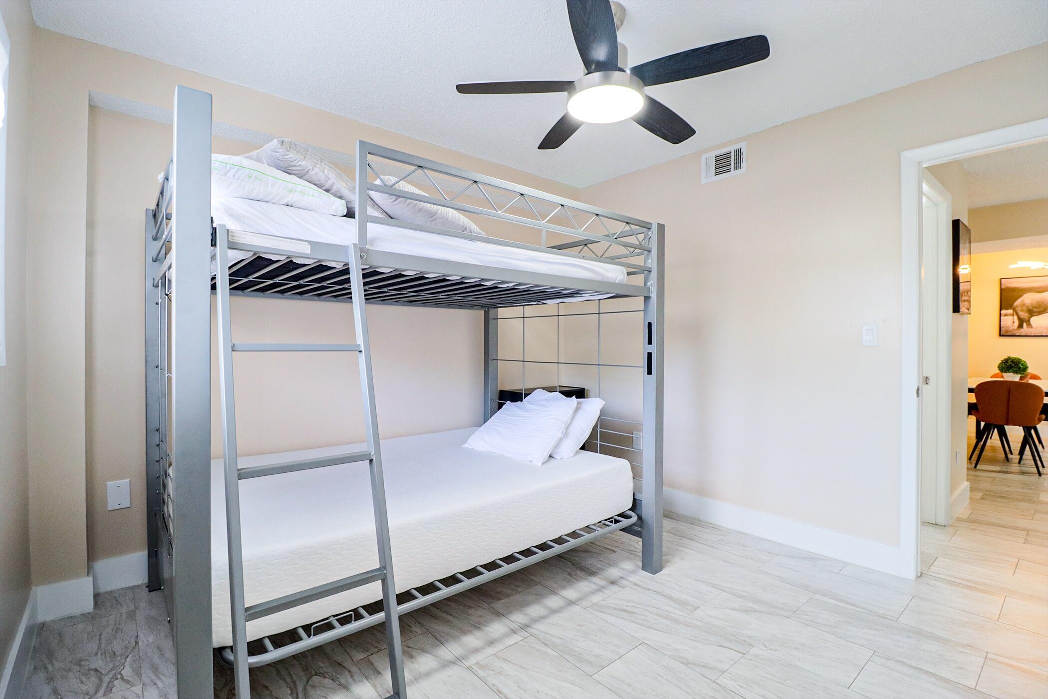 450 Palm Circle 106