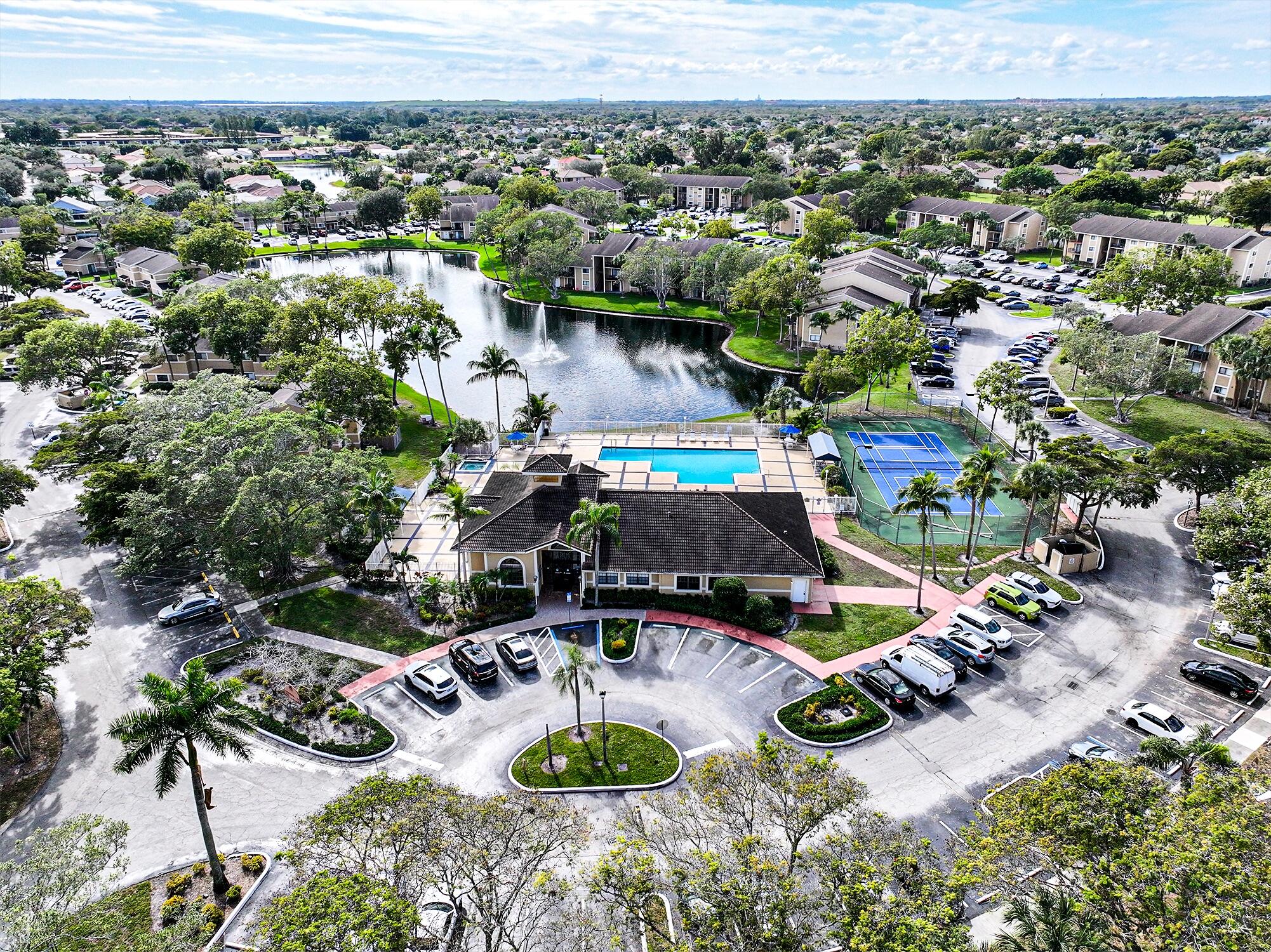 450 Palm Circle 106