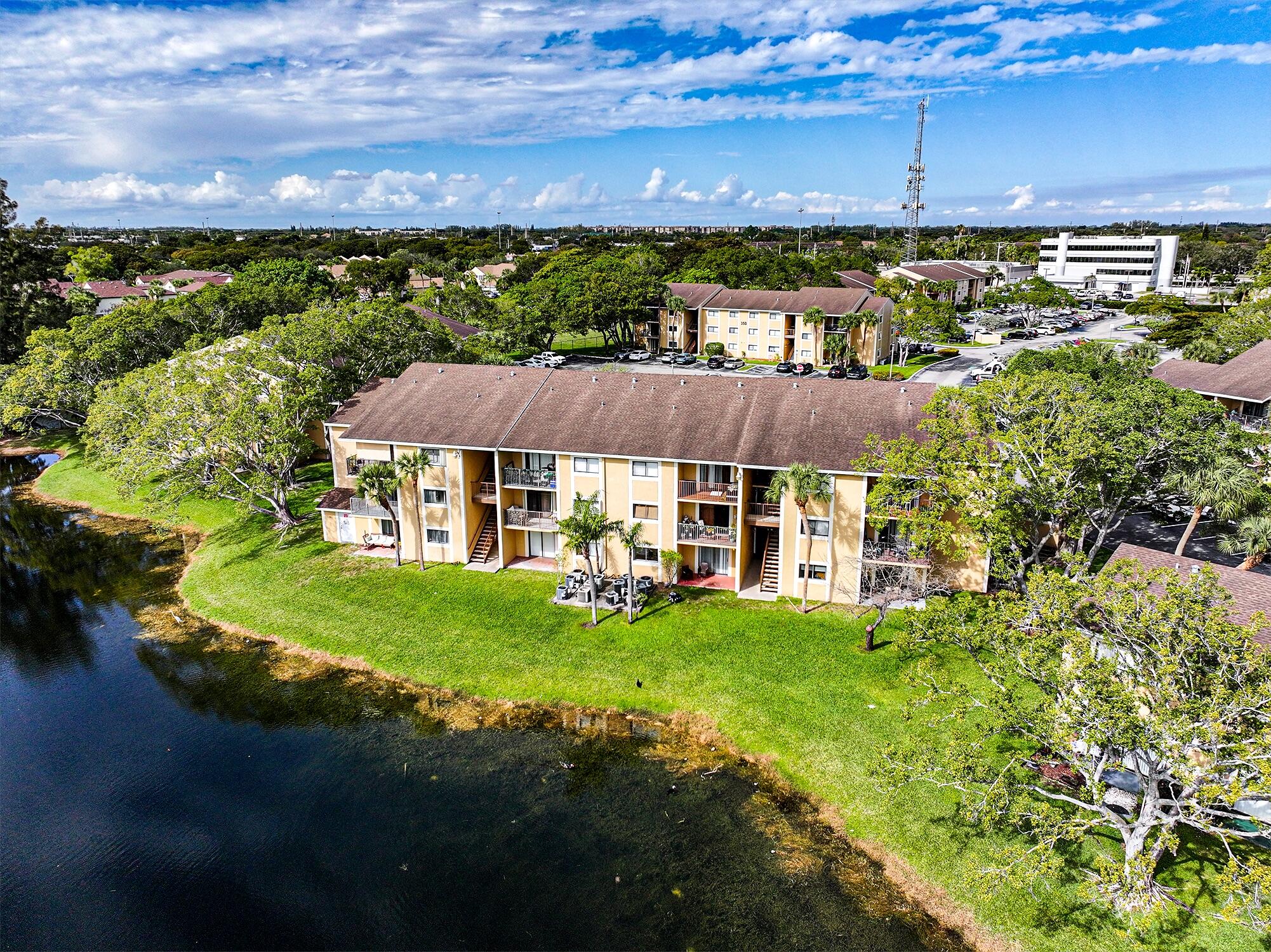 450 Palm Circle 106