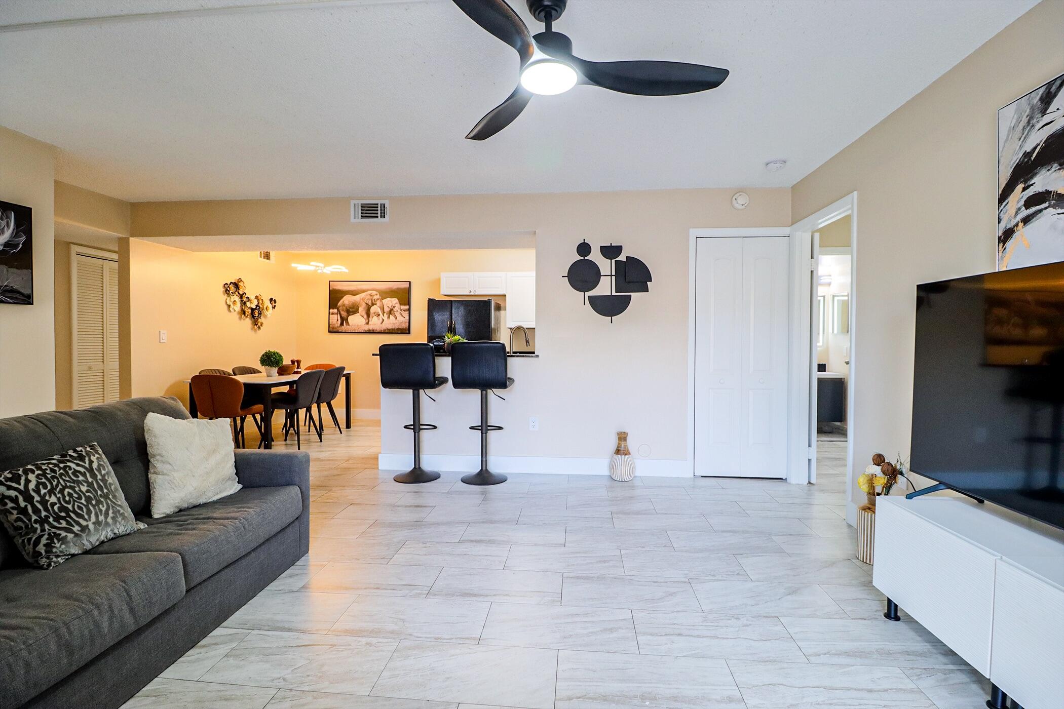 450 Palm Circle 106