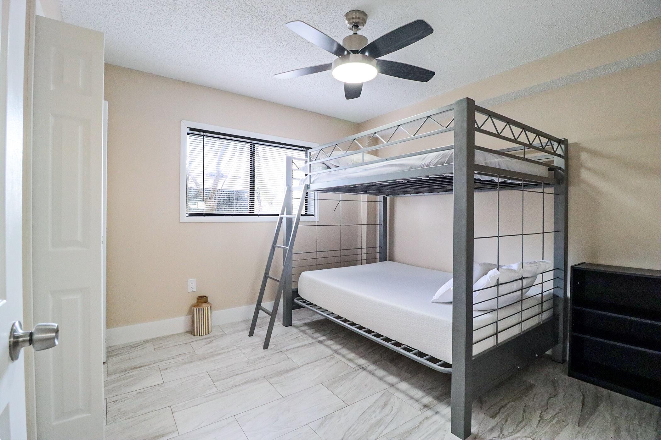 450 Palm Circle 106