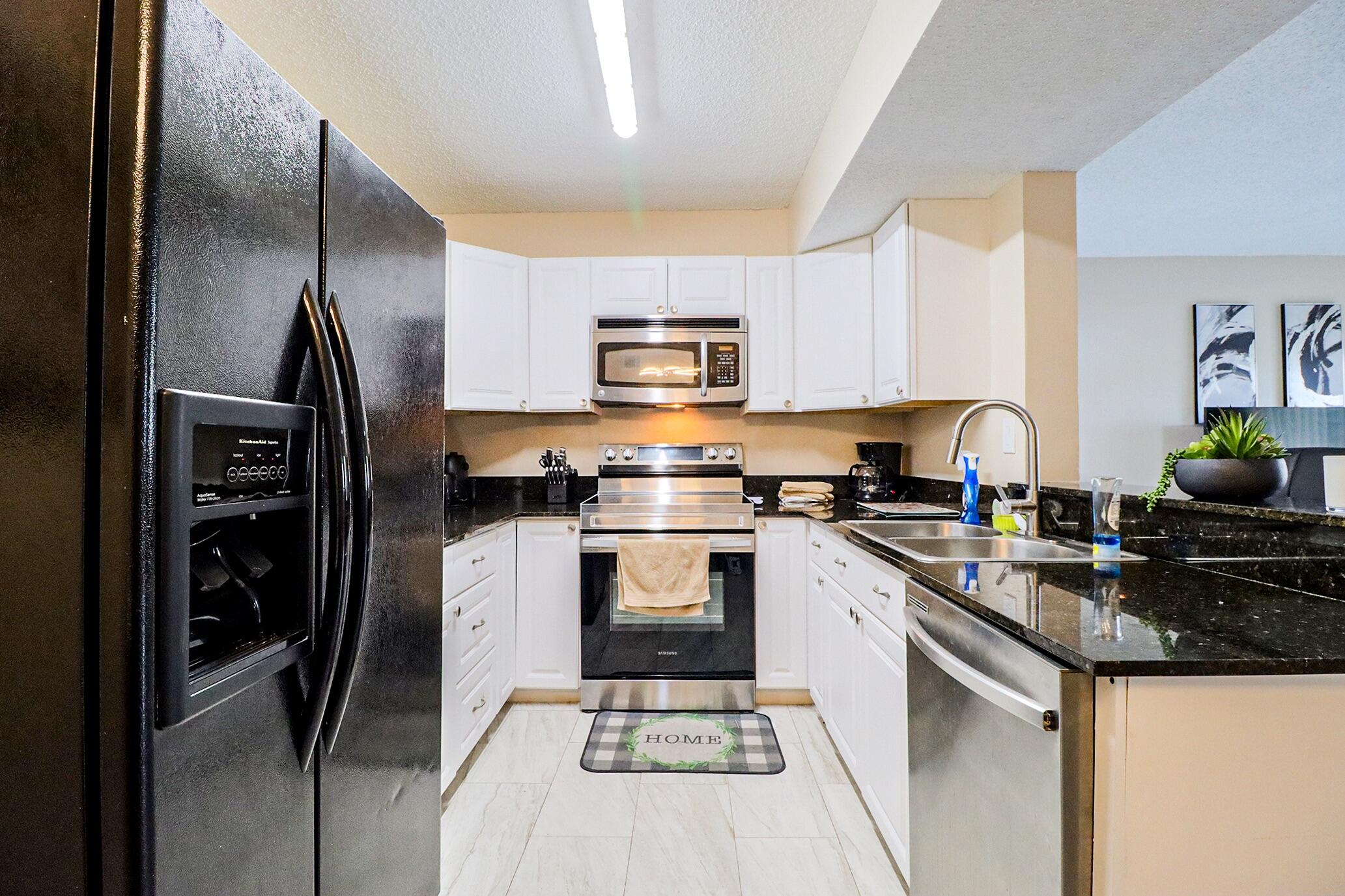 450 Palm Circle 106