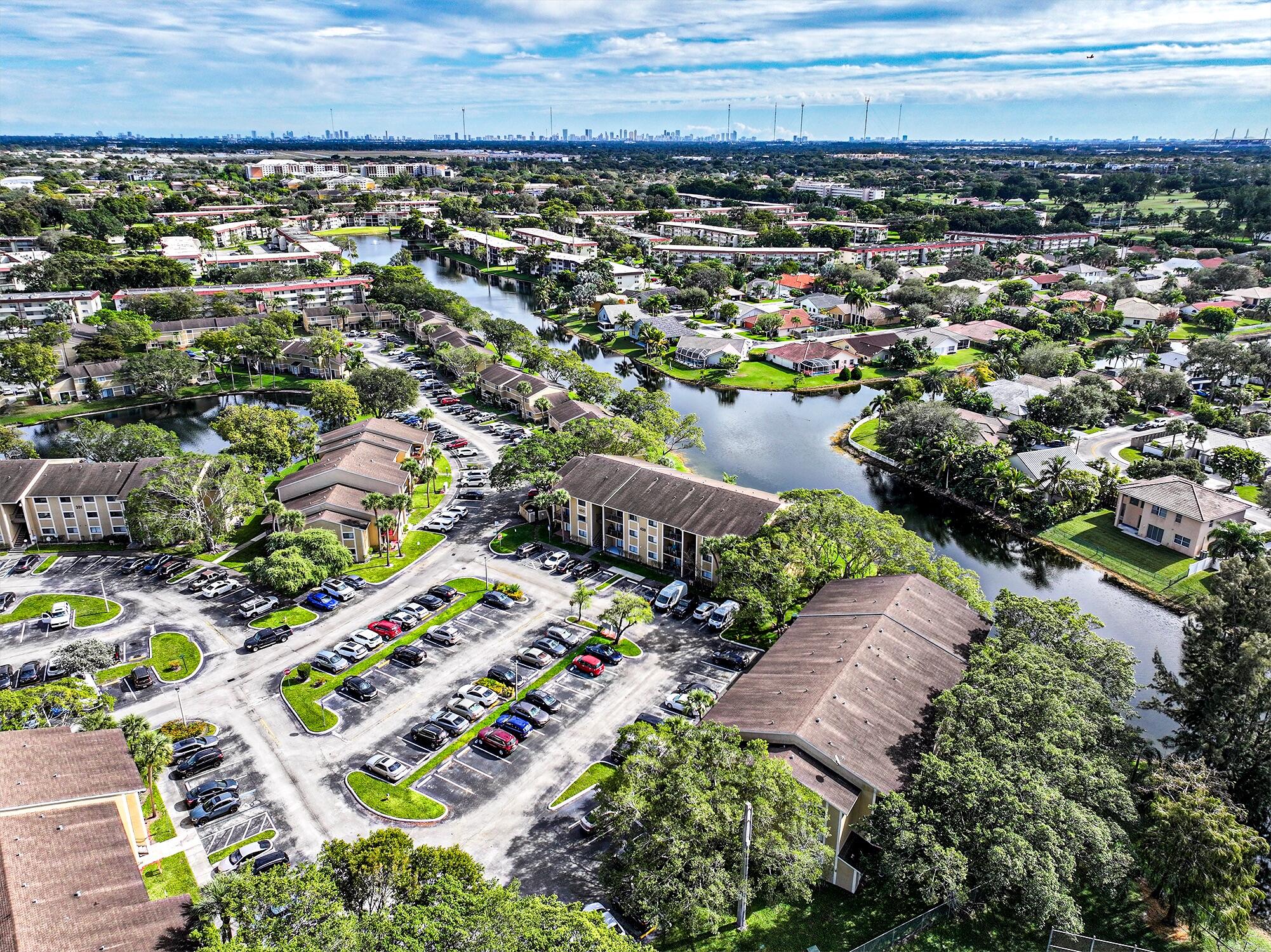450 Palm Circle 106
