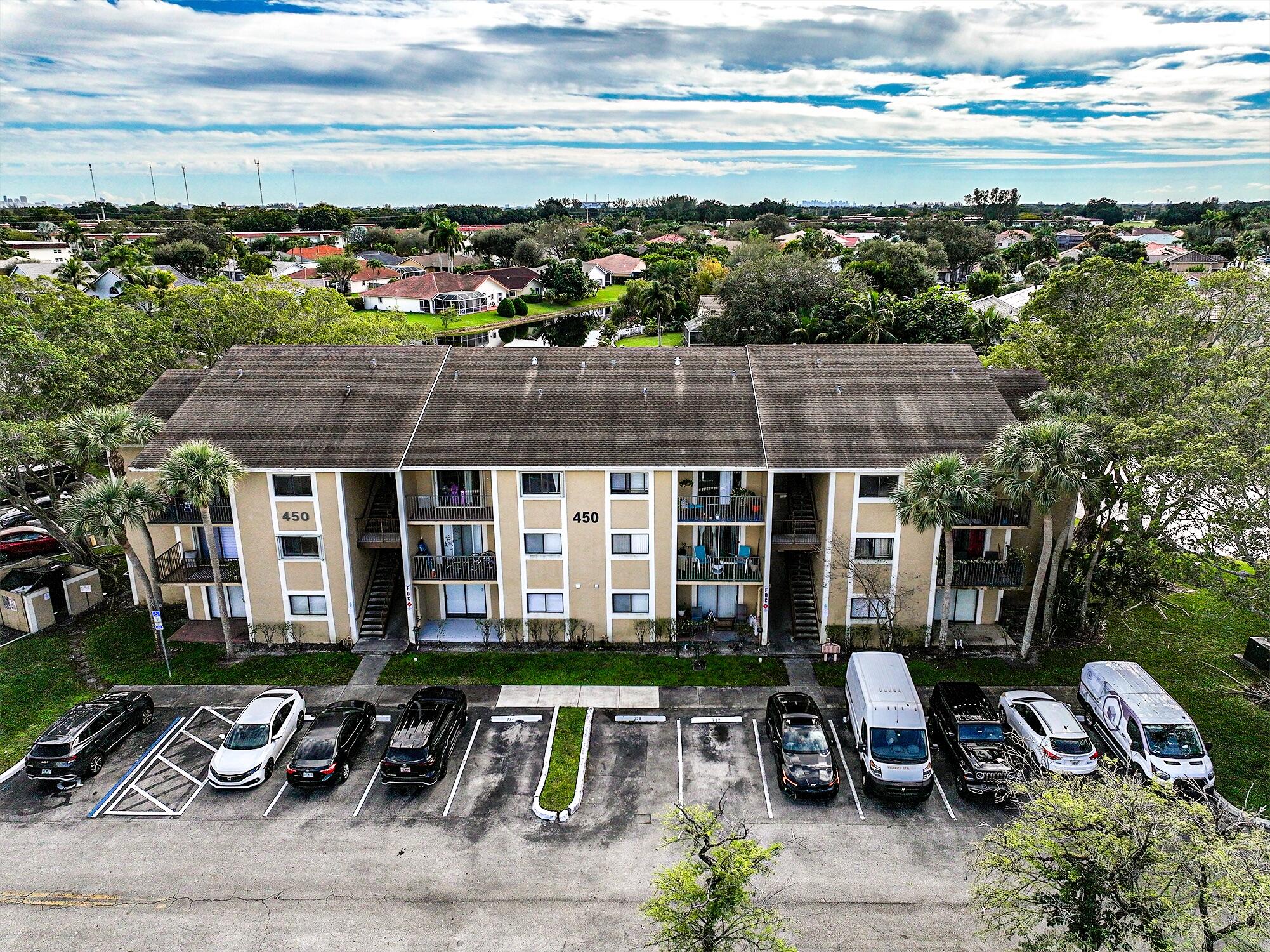 450 Palm Circle 106