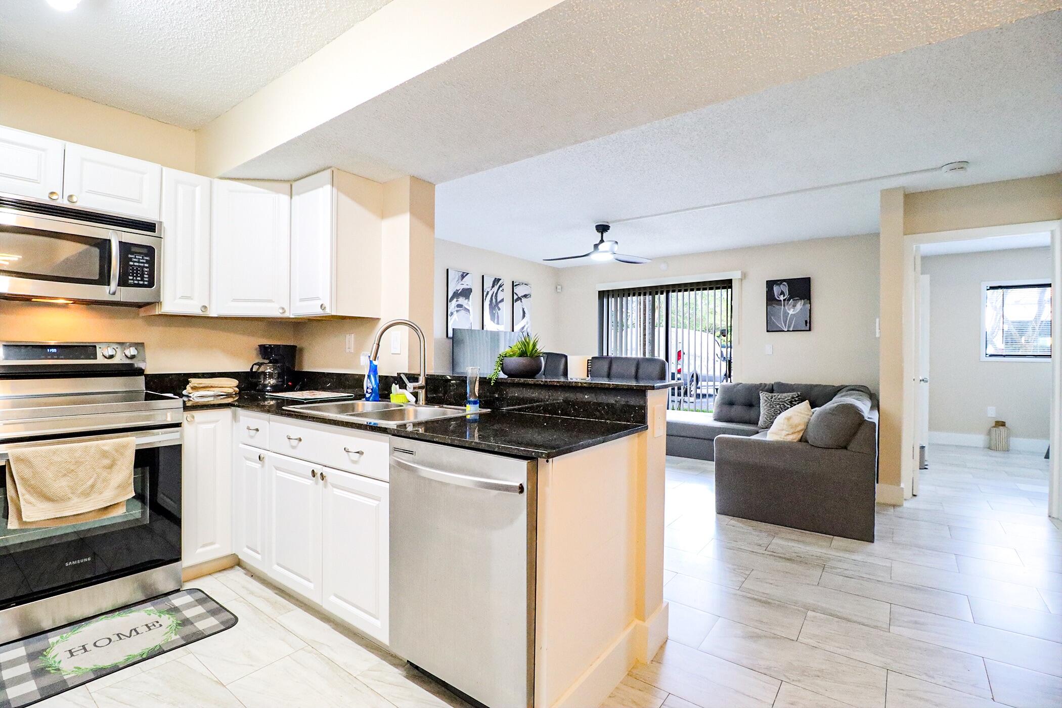 450 Palm Circle 106