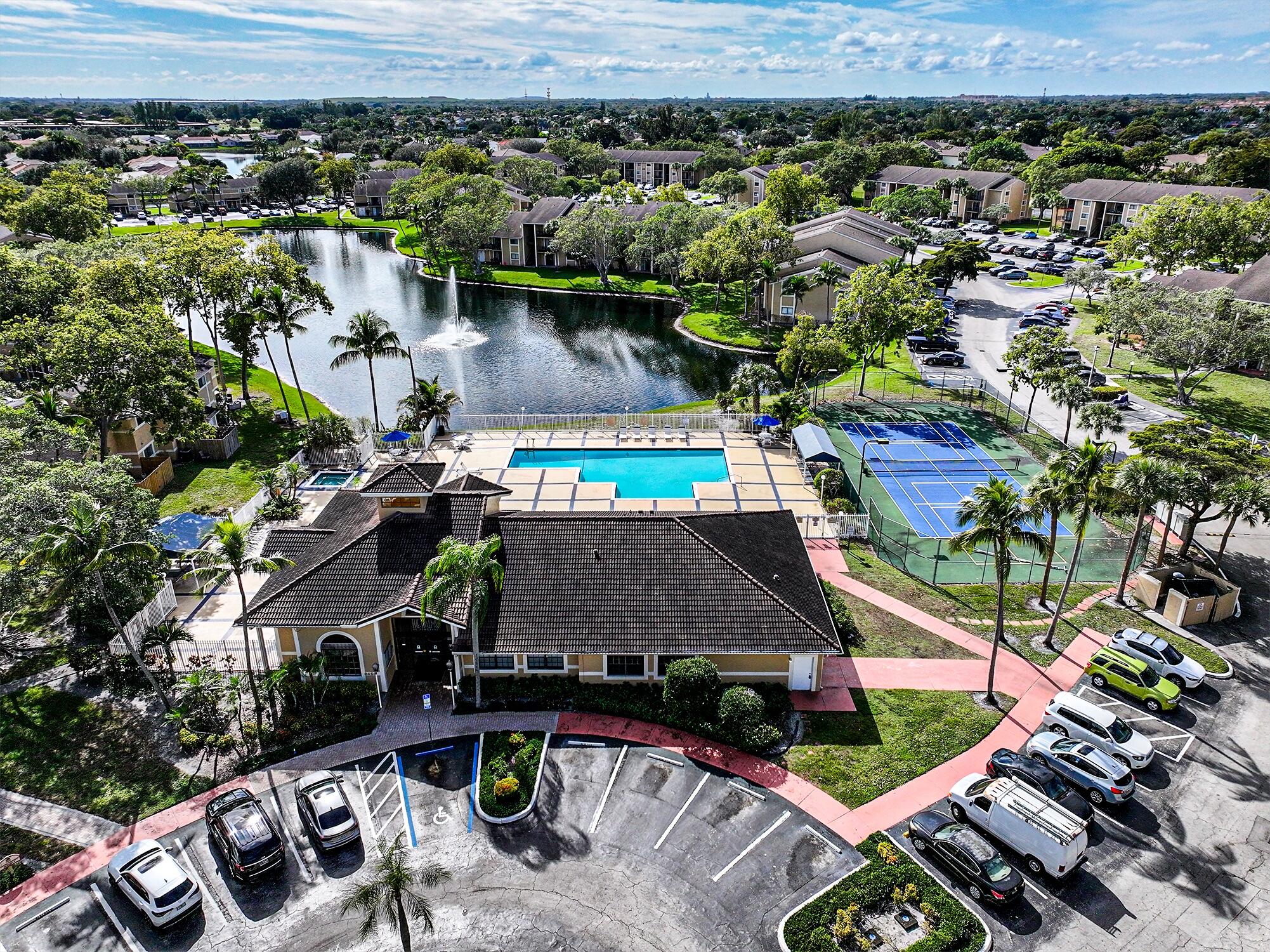 450 Palm Circle 106