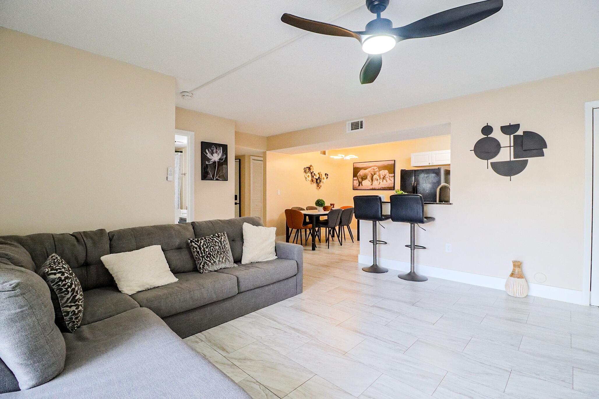 450 Palm Circle 106