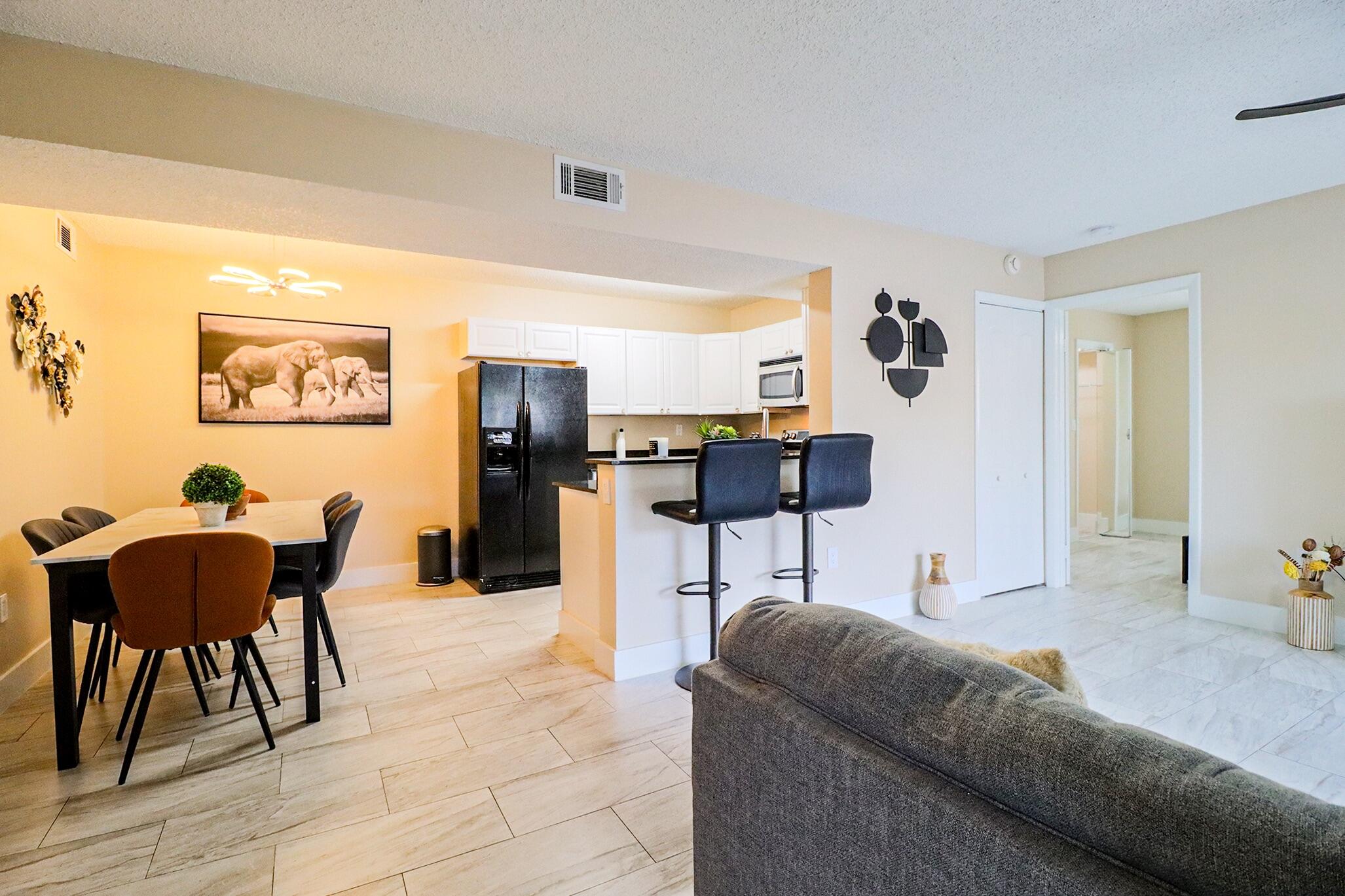 450 Palm Circle 106