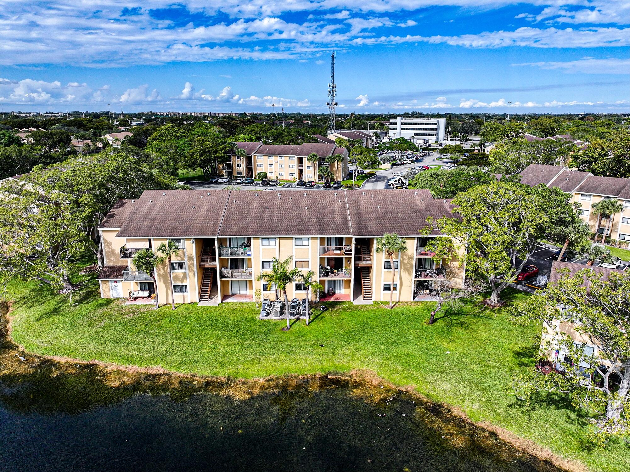 450 Palm Circle 106