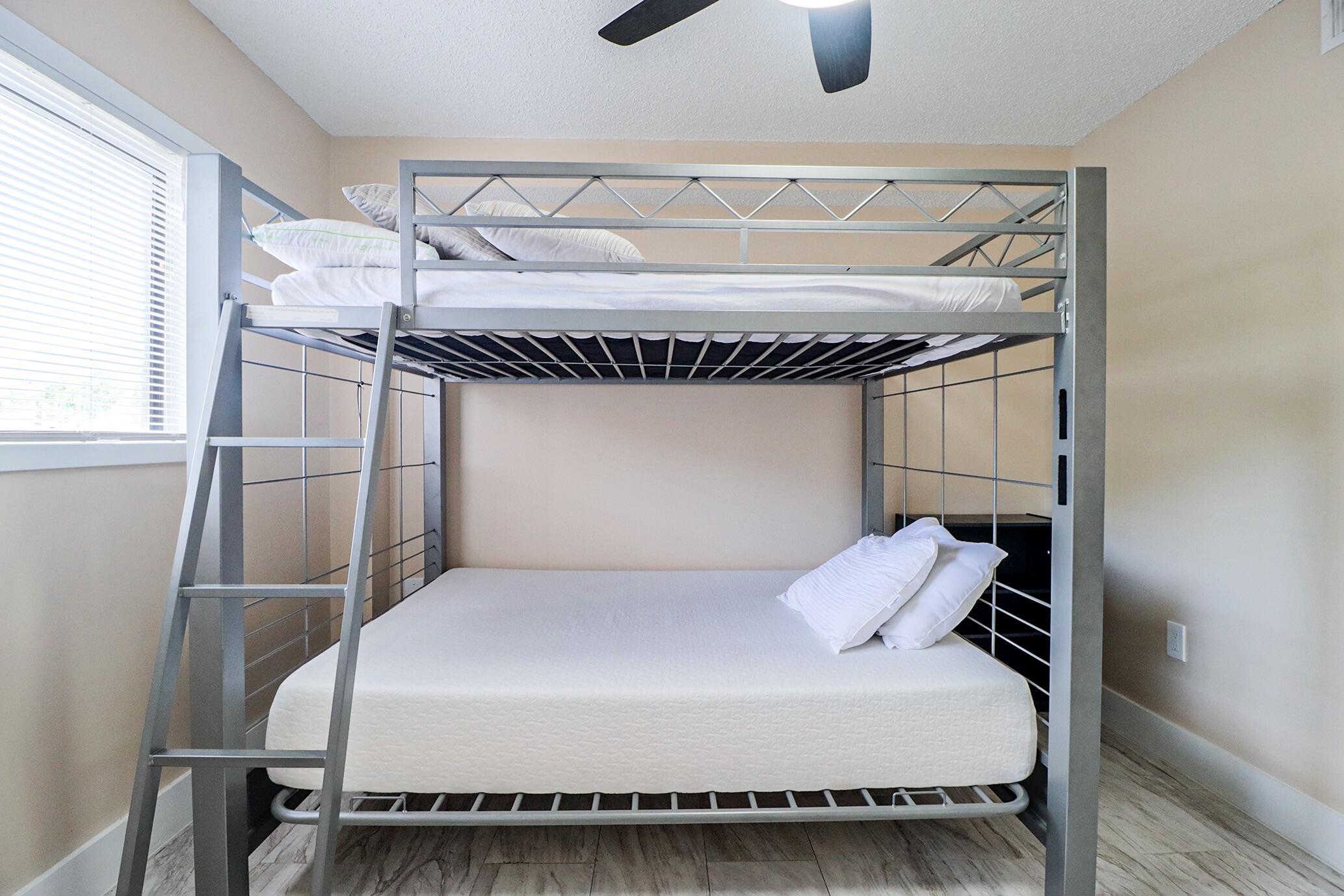 450 Palm Circle 106