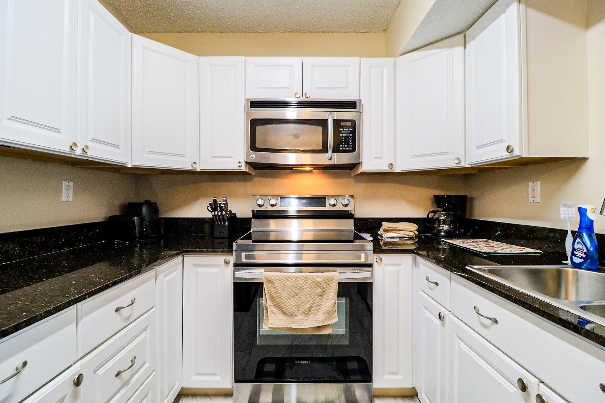 450 Palm Circle 106