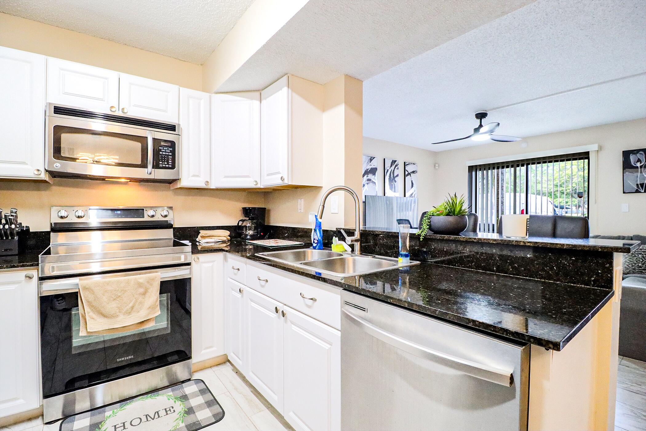 450 Palm Circle 106
