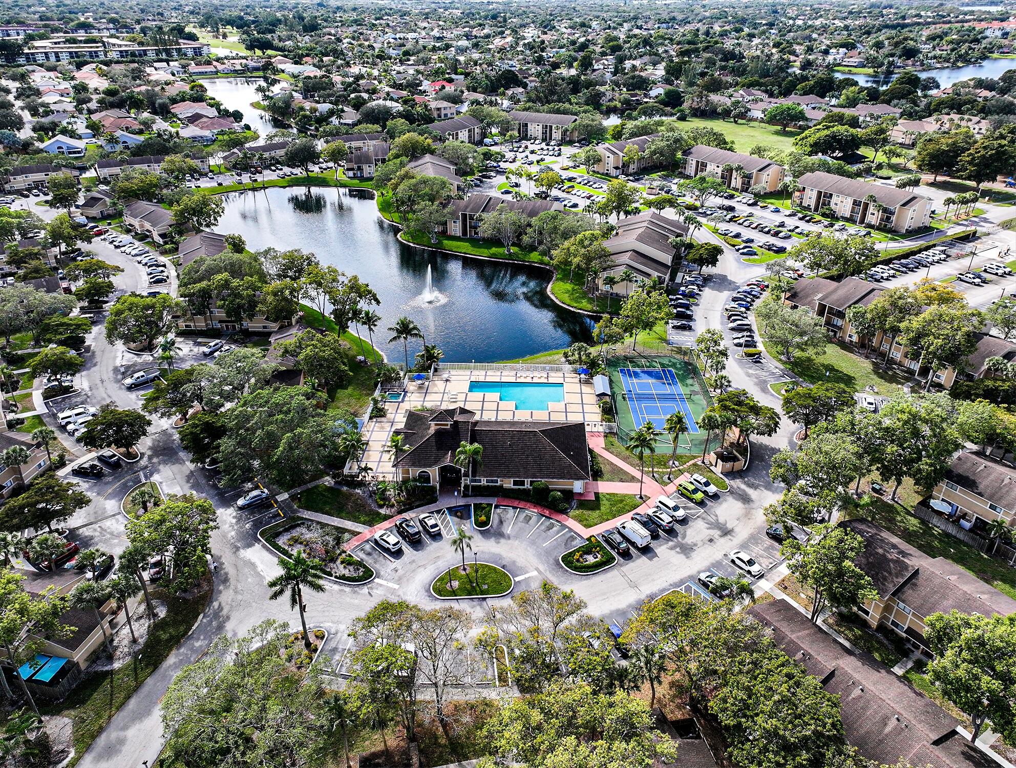 450 Palm Circle 106