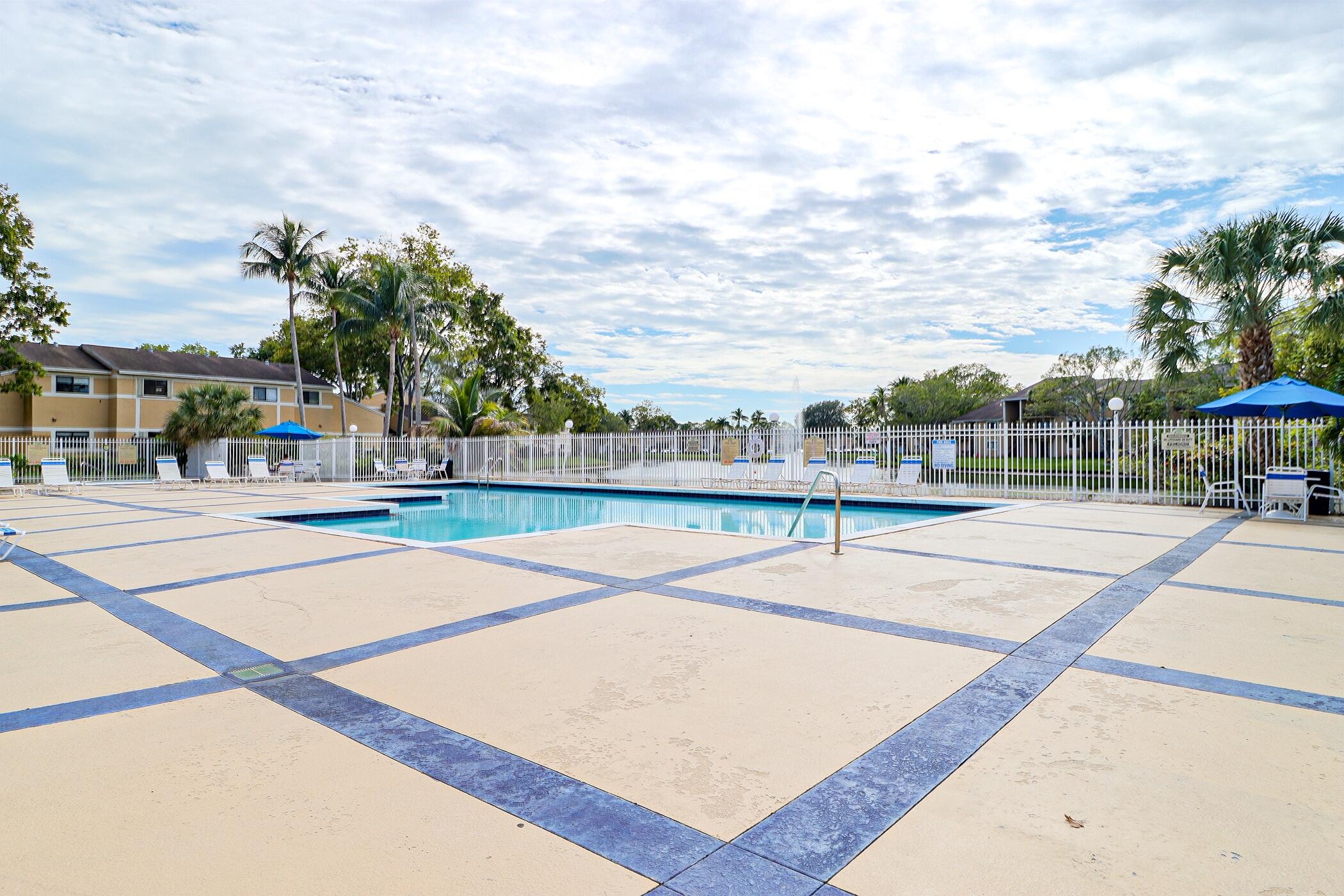 450 Palm Circle 106