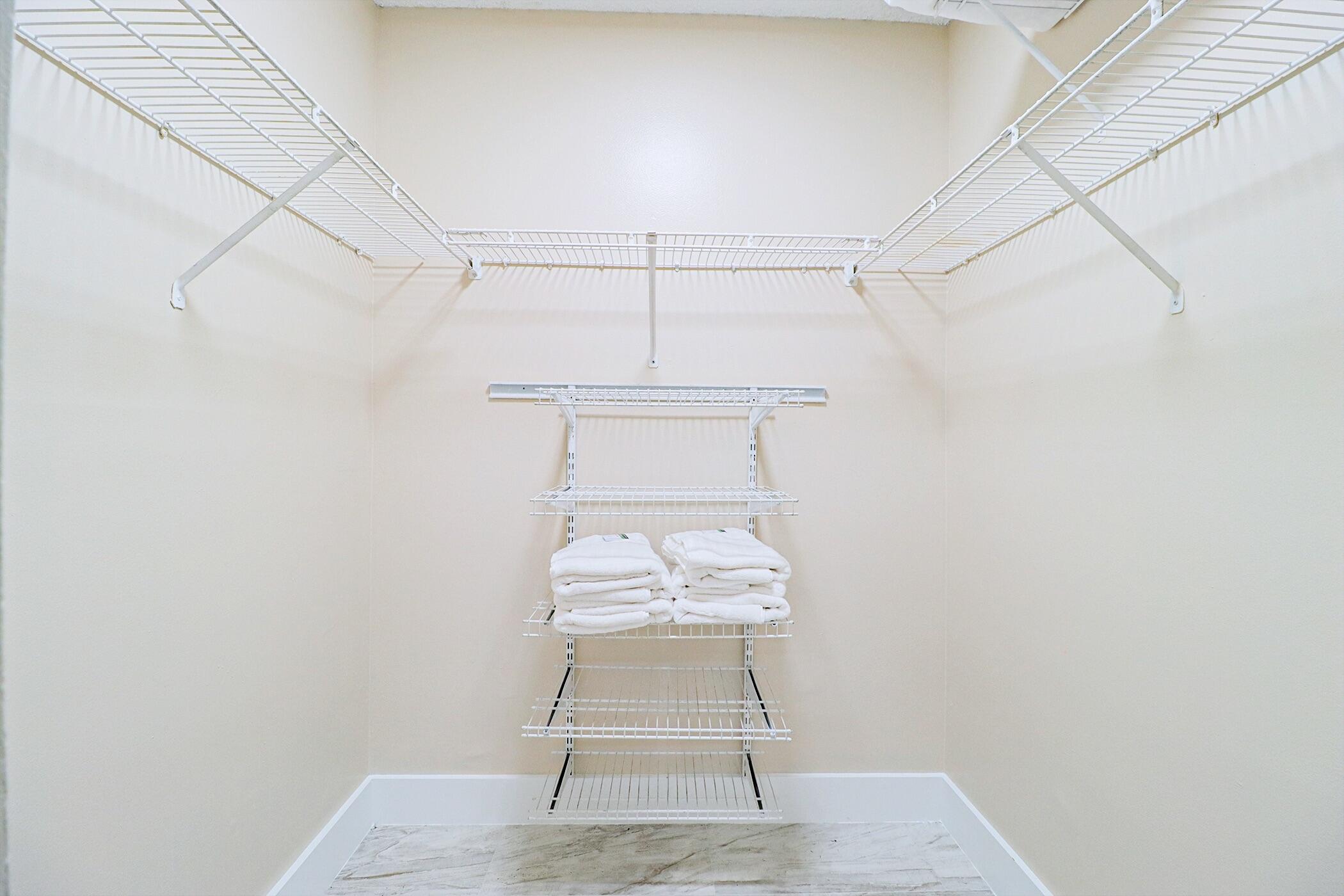 450 Palm Circle 106