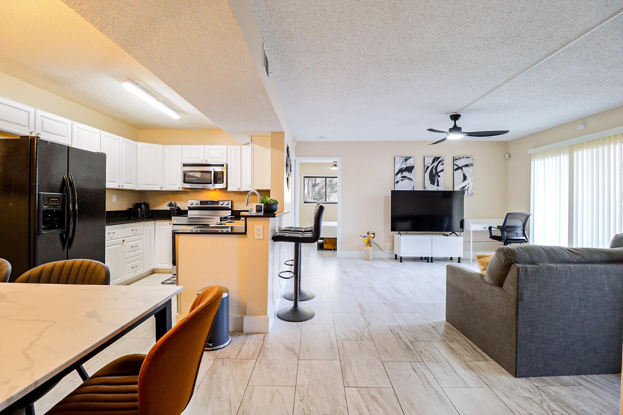 450 Palm Circle 106