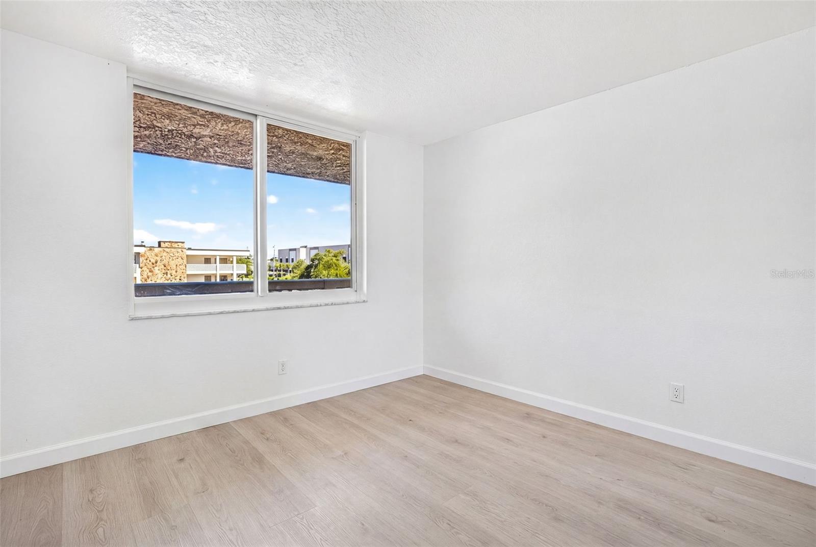 5095 BAY ST NE #310