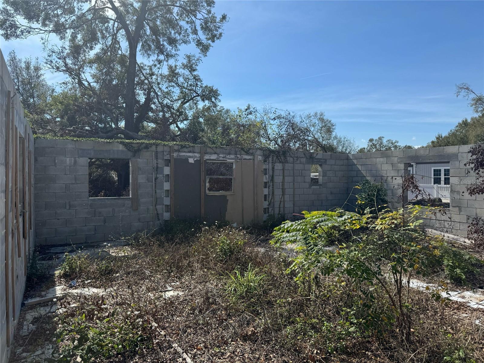 342 LETTIE LN