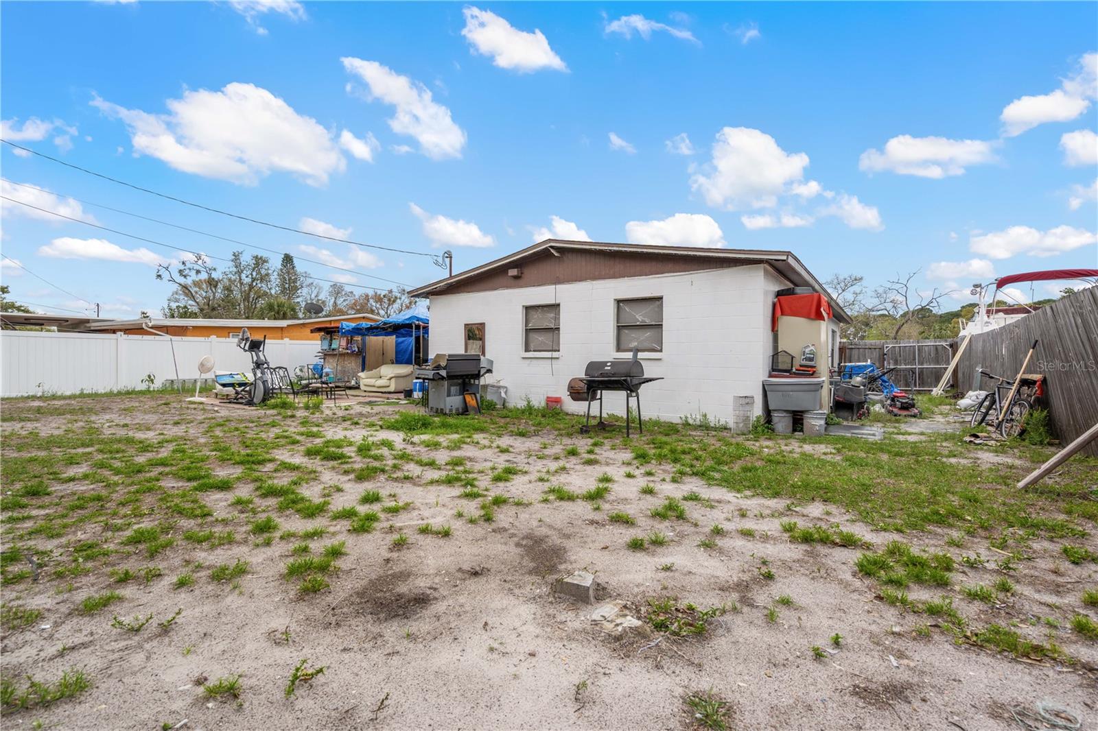 5607 LARIMER DR
