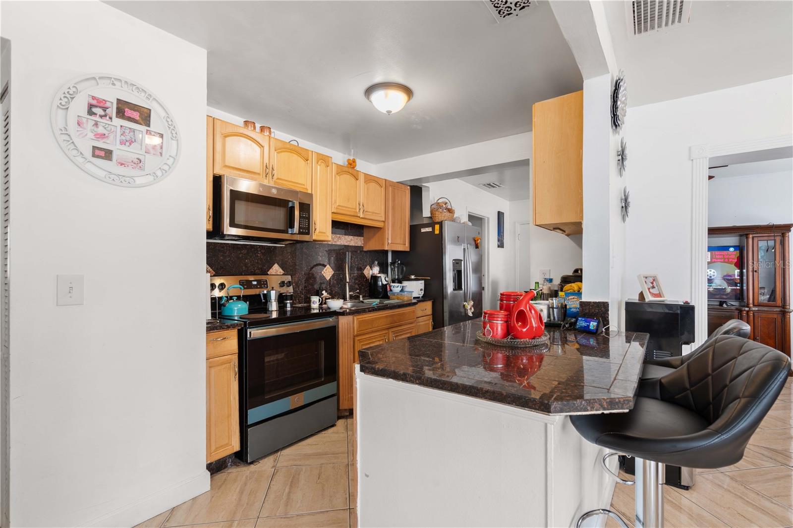 5607 LARIMER DR