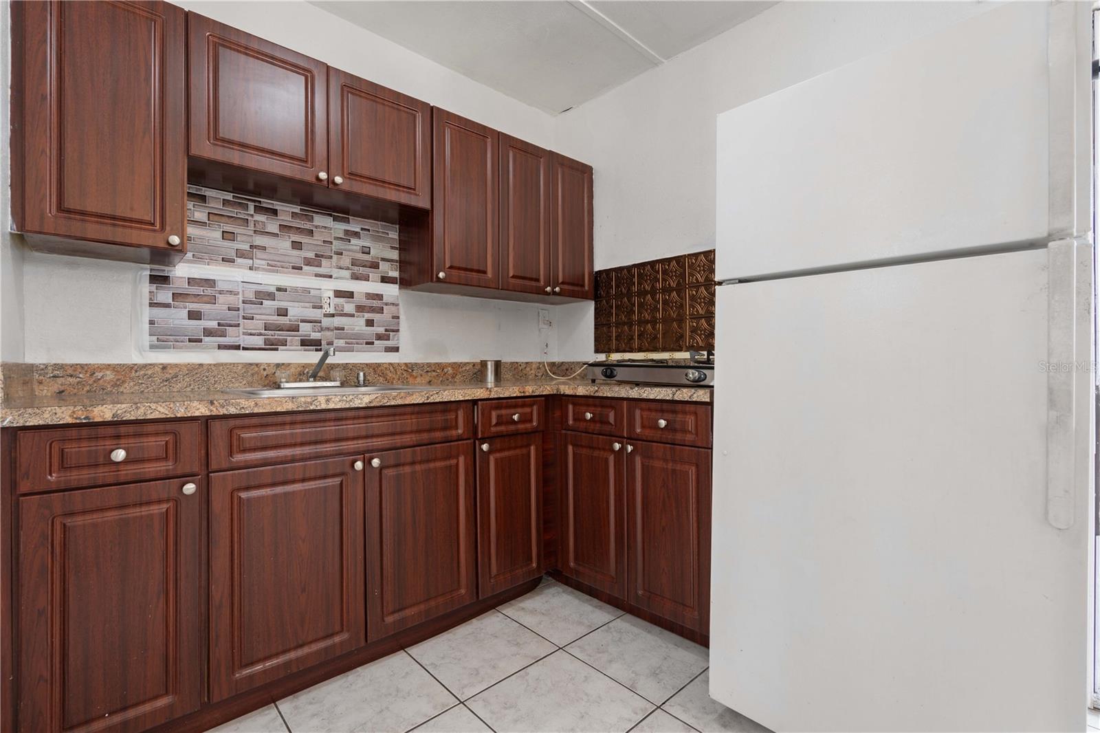 5607 LARIMER DR