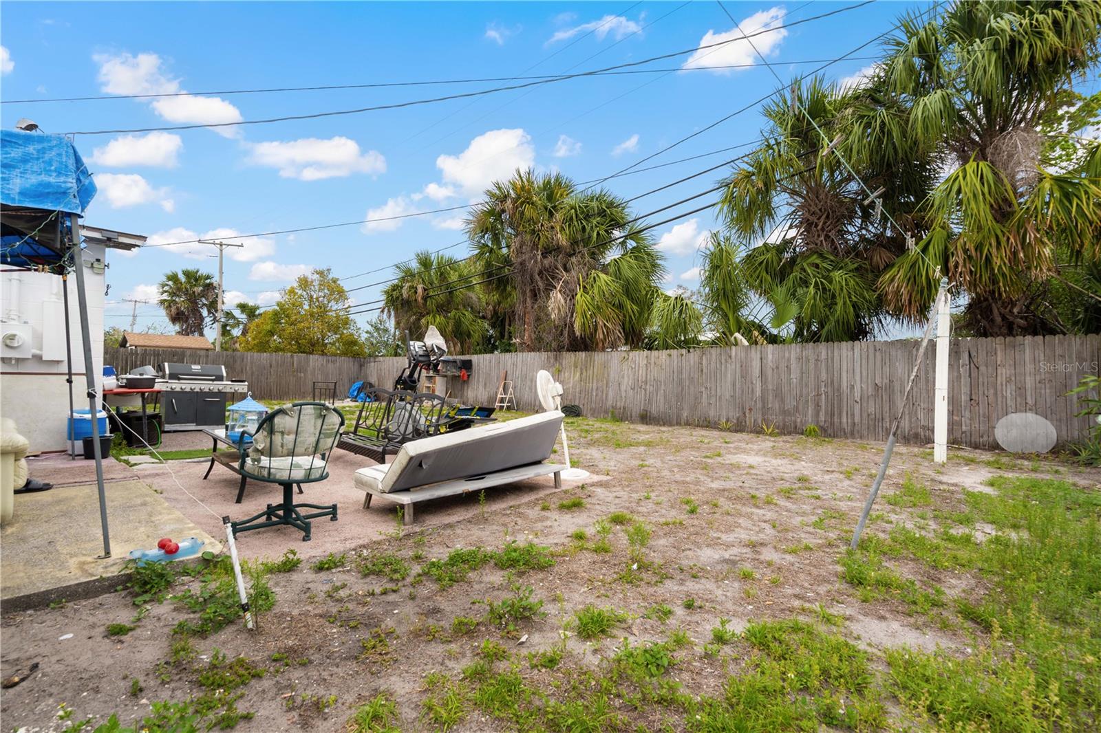 5607 LARIMER DR