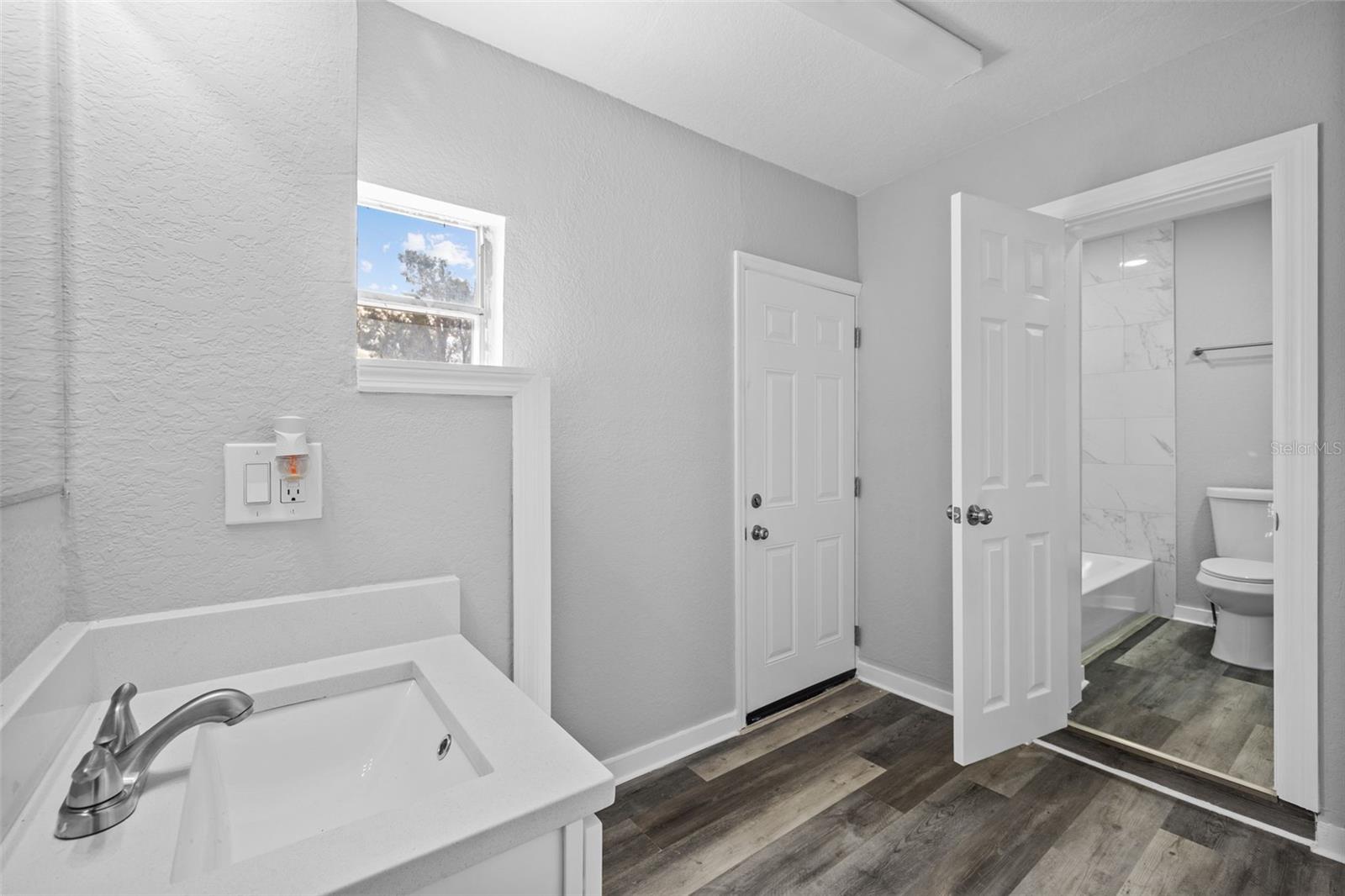 2244 LUCERNE PARK RD