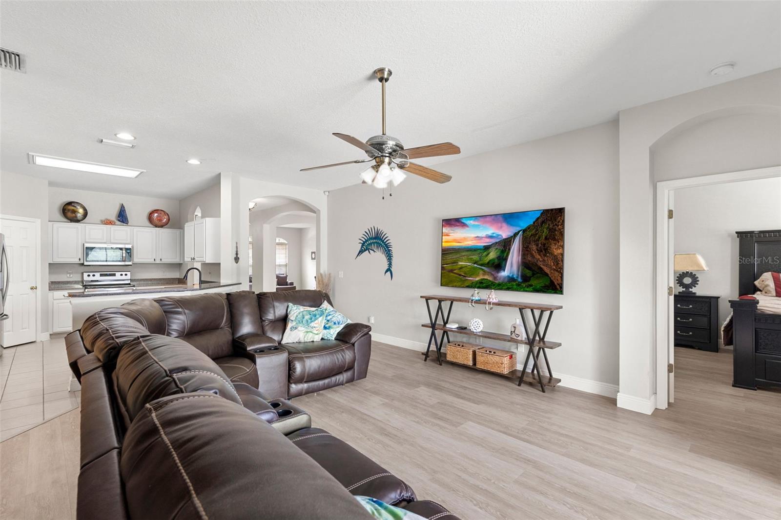 9505 LAUREL LEDGE DR