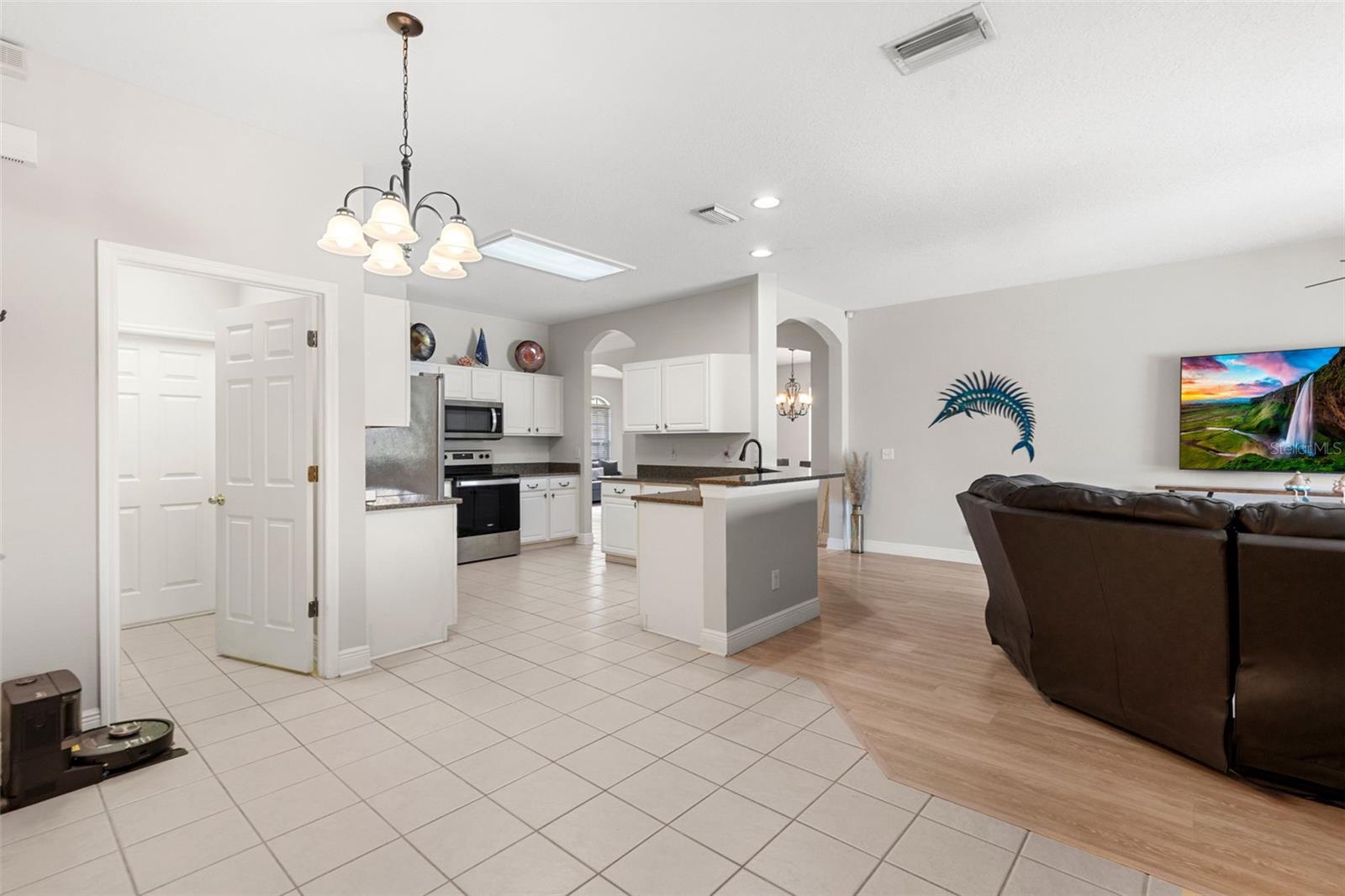 9505 LAUREL LEDGE DR