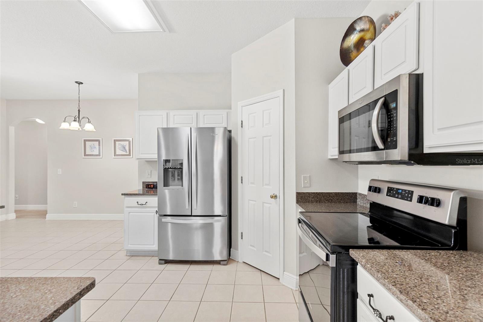 9505 LAUREL LEDGE DR