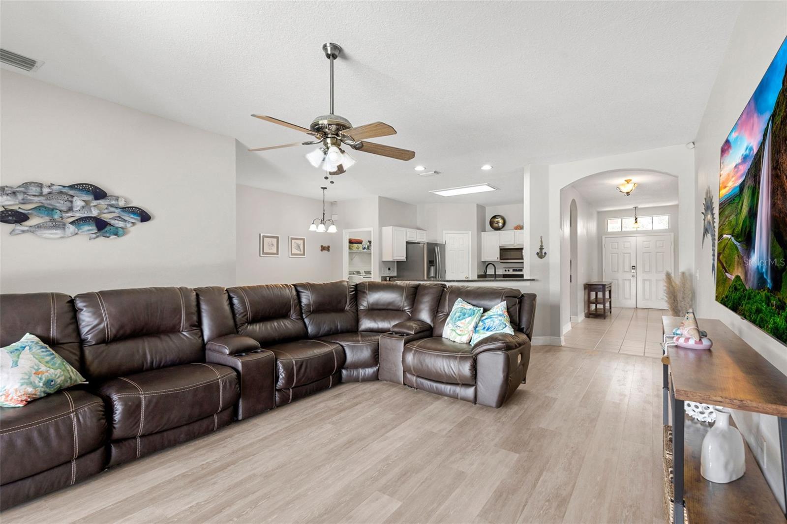 9505 LAUREL LEDGE DR