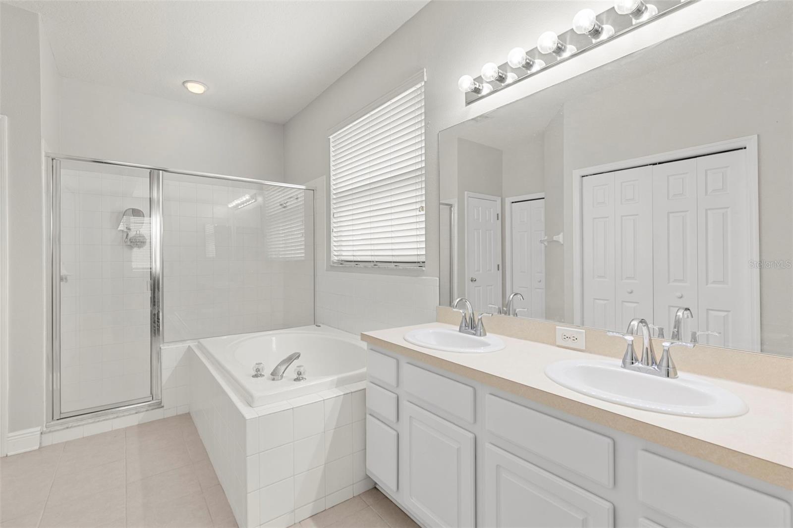 9505 LAUREL LEDGE DR