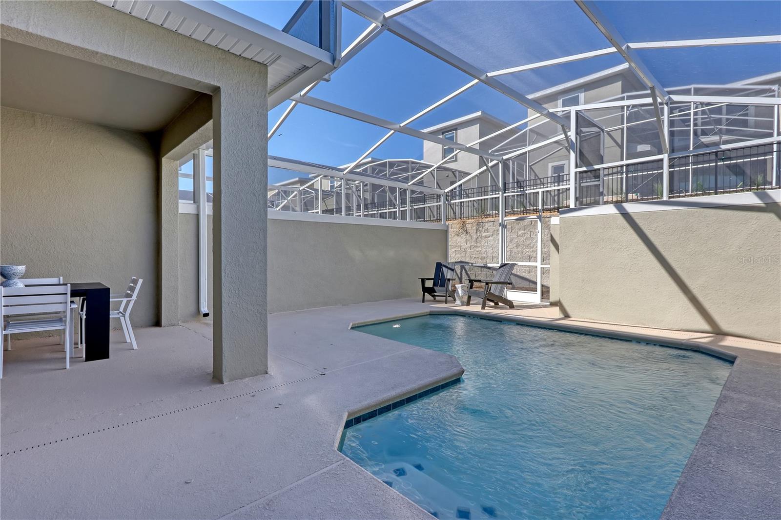 1136 KINGSBARN ST