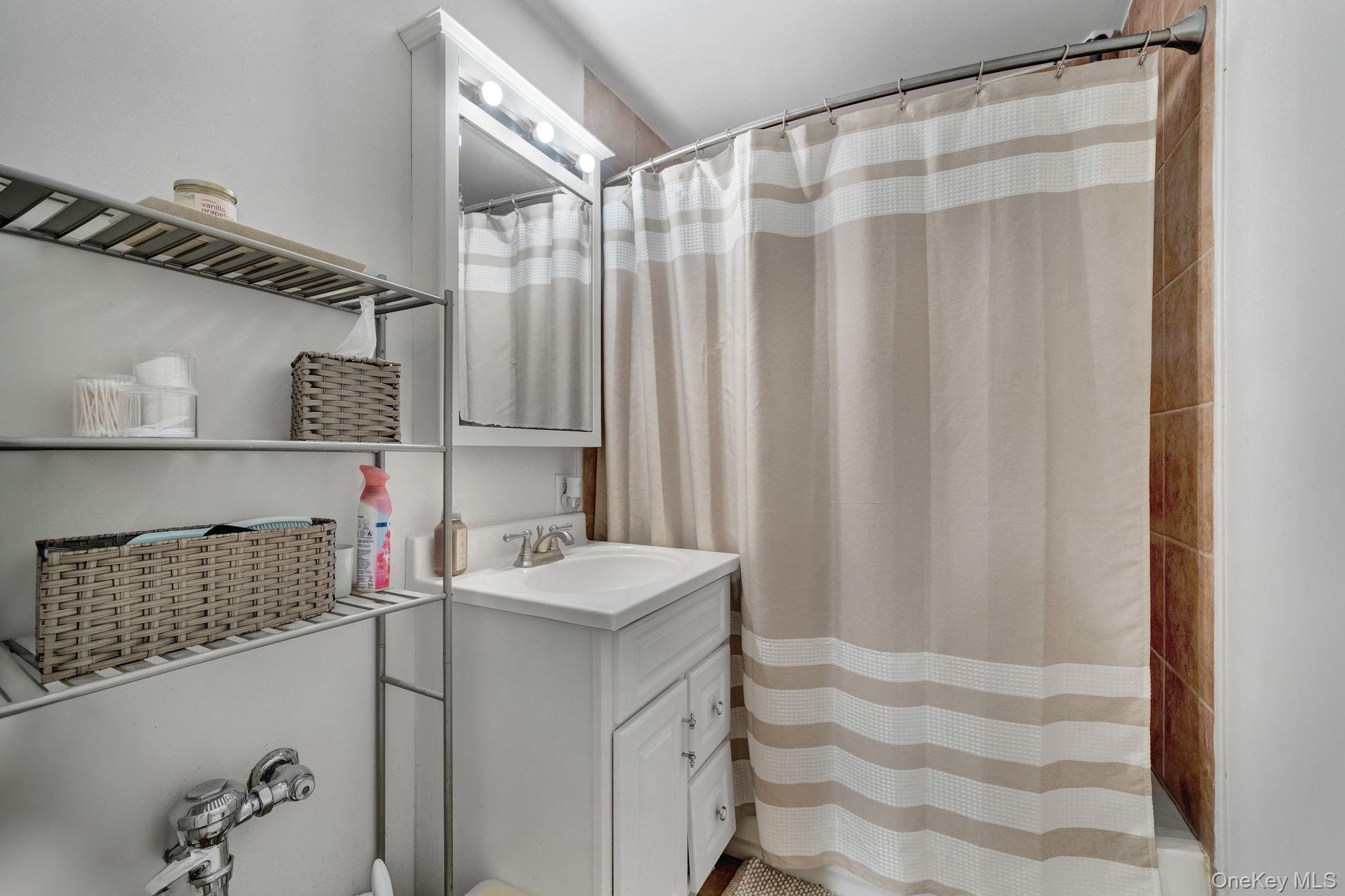 14 Ivy Street Unit: 1A