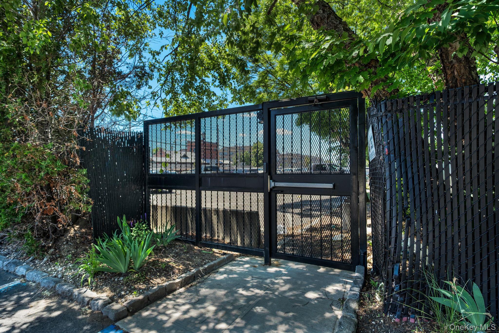 14 Ivy Street Unit: 1A