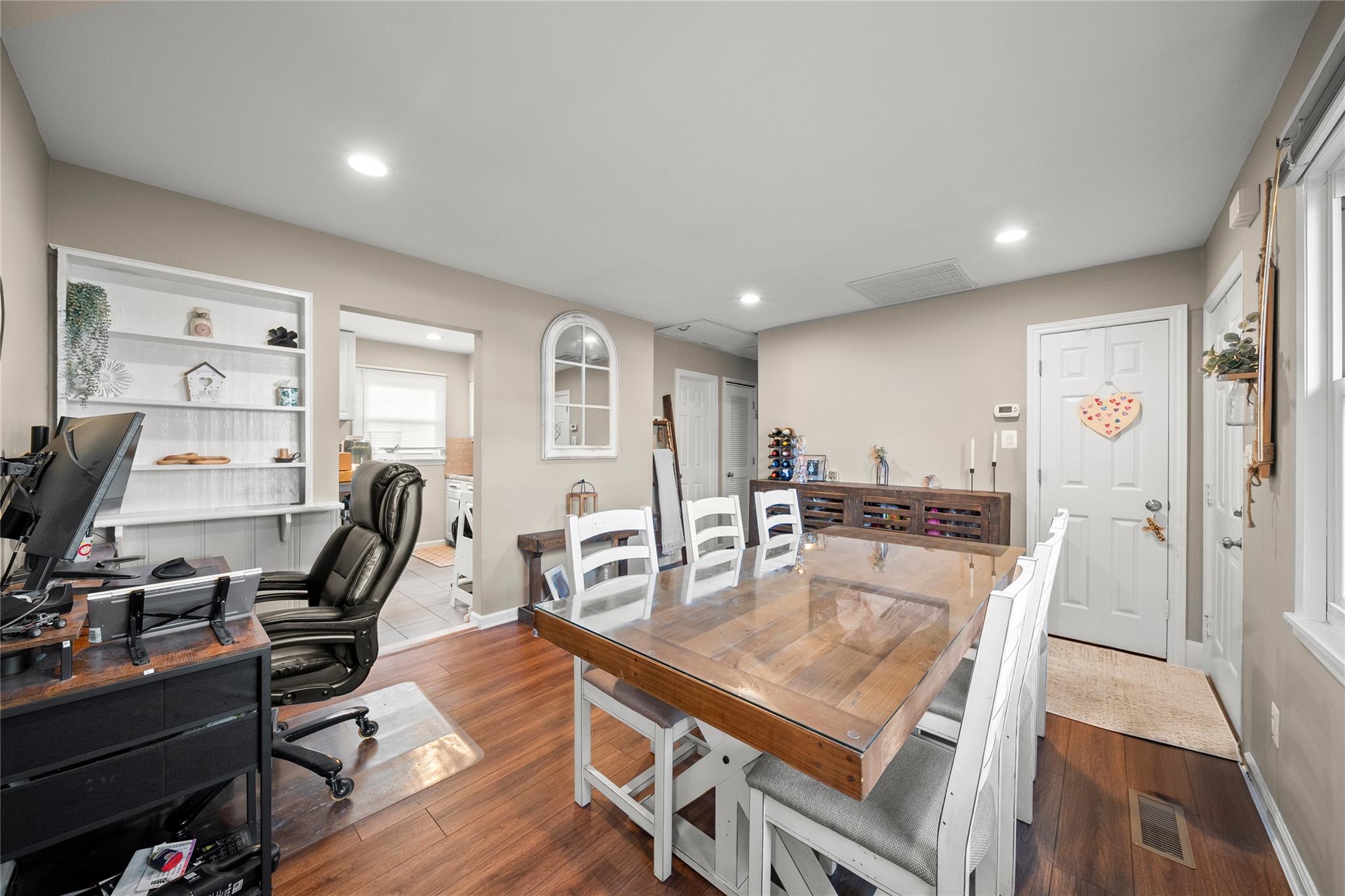 900 Bay Shore Avenue