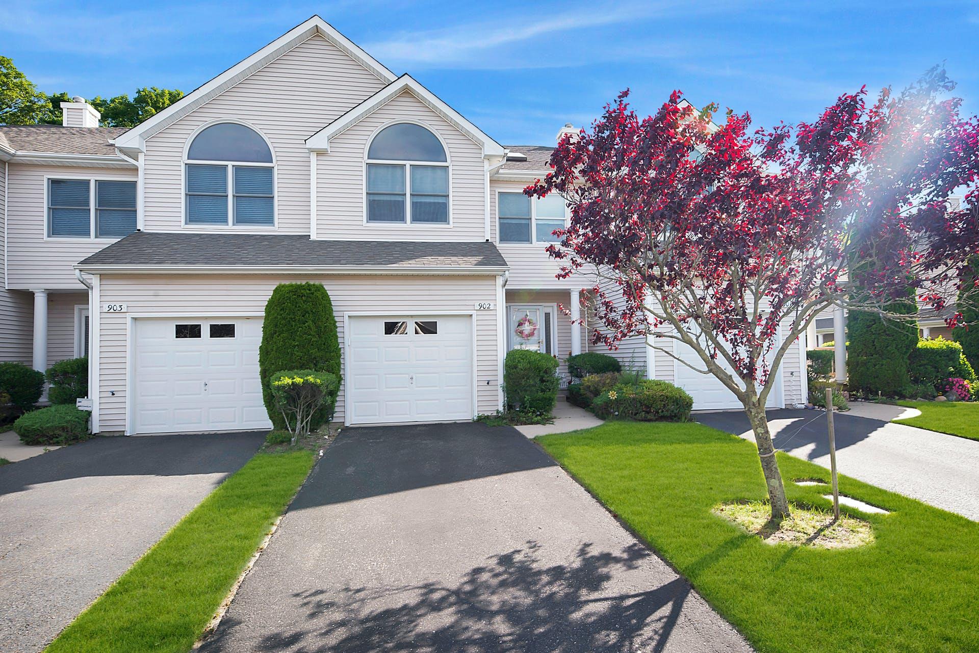 902 Willow Pond Drive