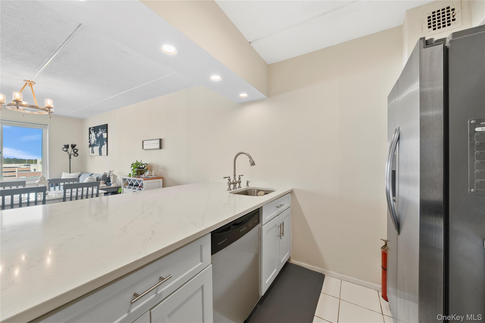 135 Post Avenue Unit: 6O