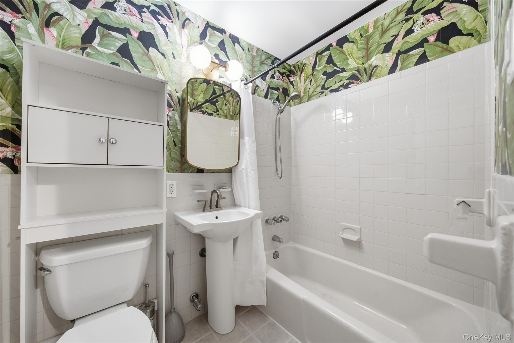 5 Birchwood Court Unit: 3N