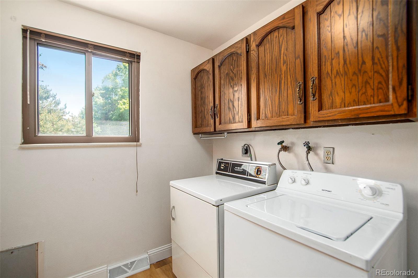 7446 S Elm Court