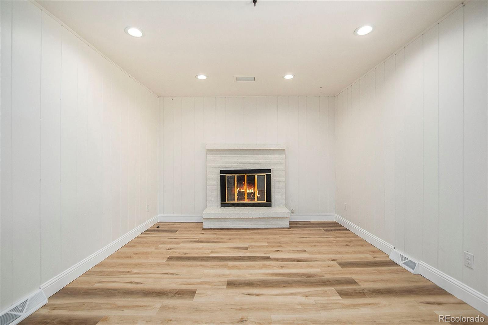 7446 S Elm Court