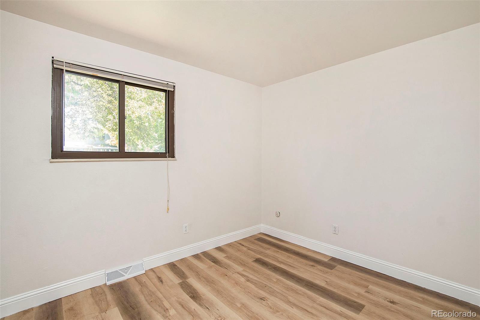 7446 S Elm Court