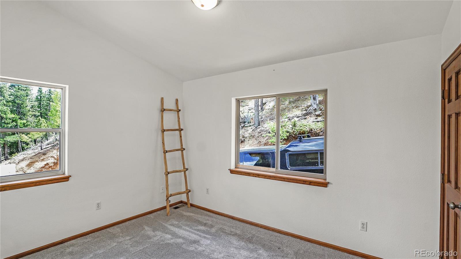 368 Lakeview Road