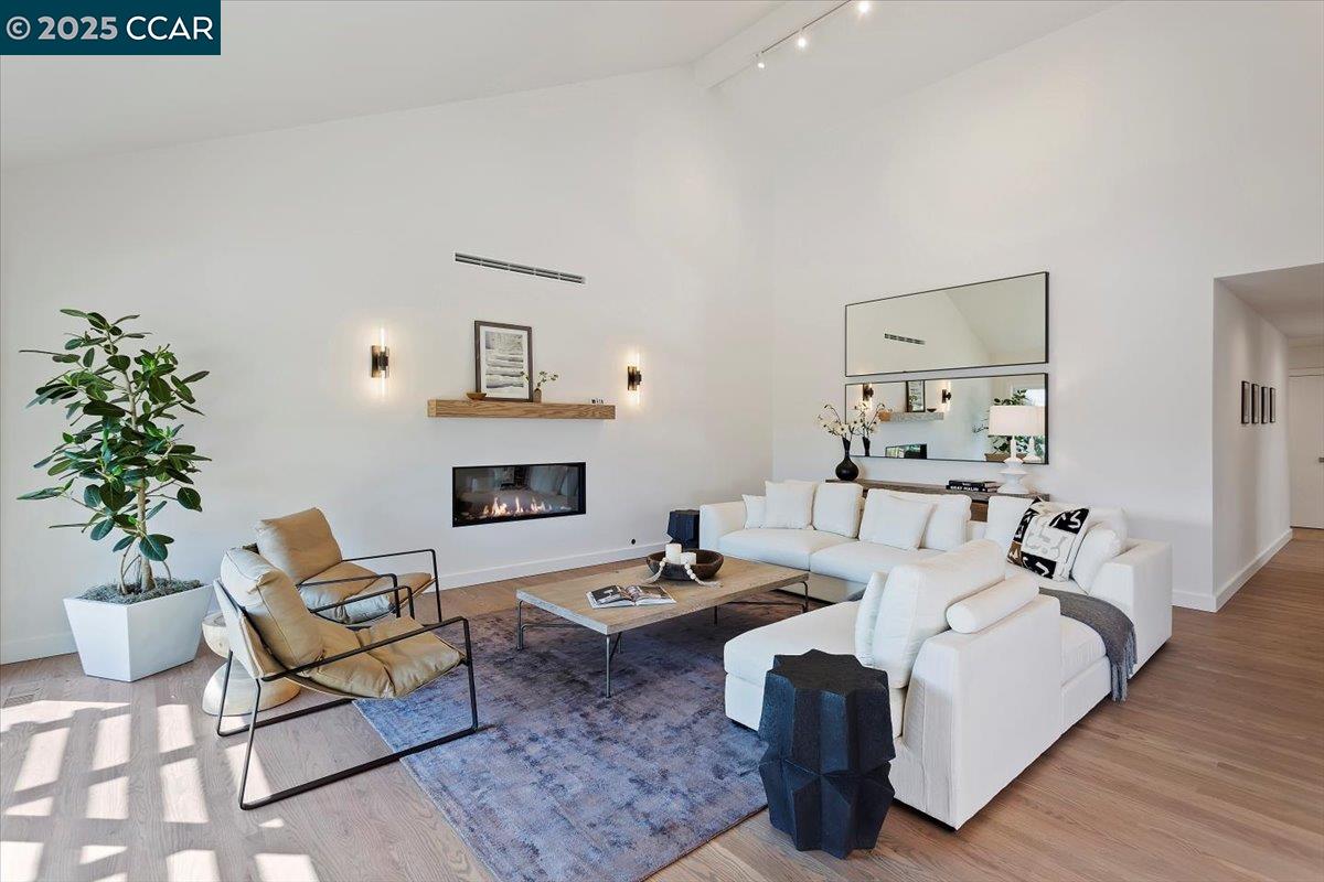 316 Village View Ct