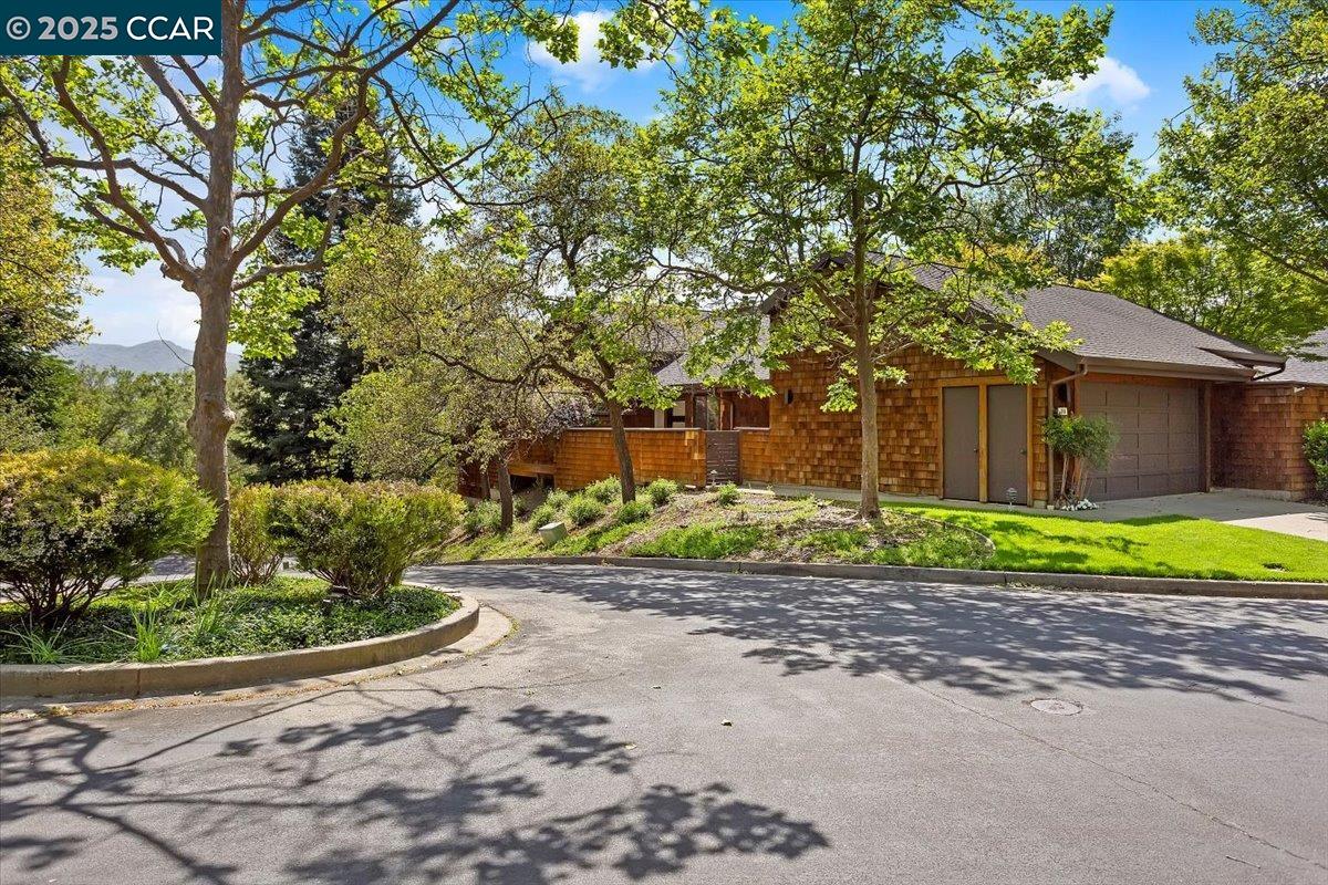 316 Village View Ct