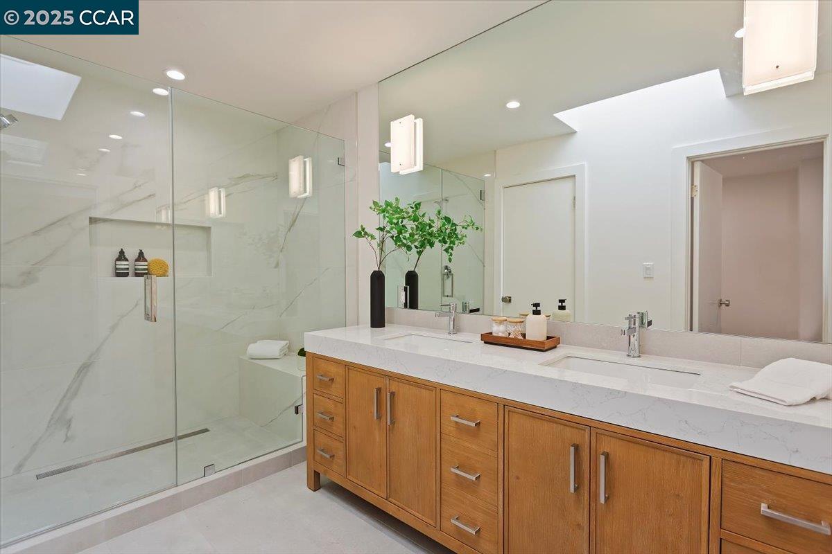 316 Village View Ct
