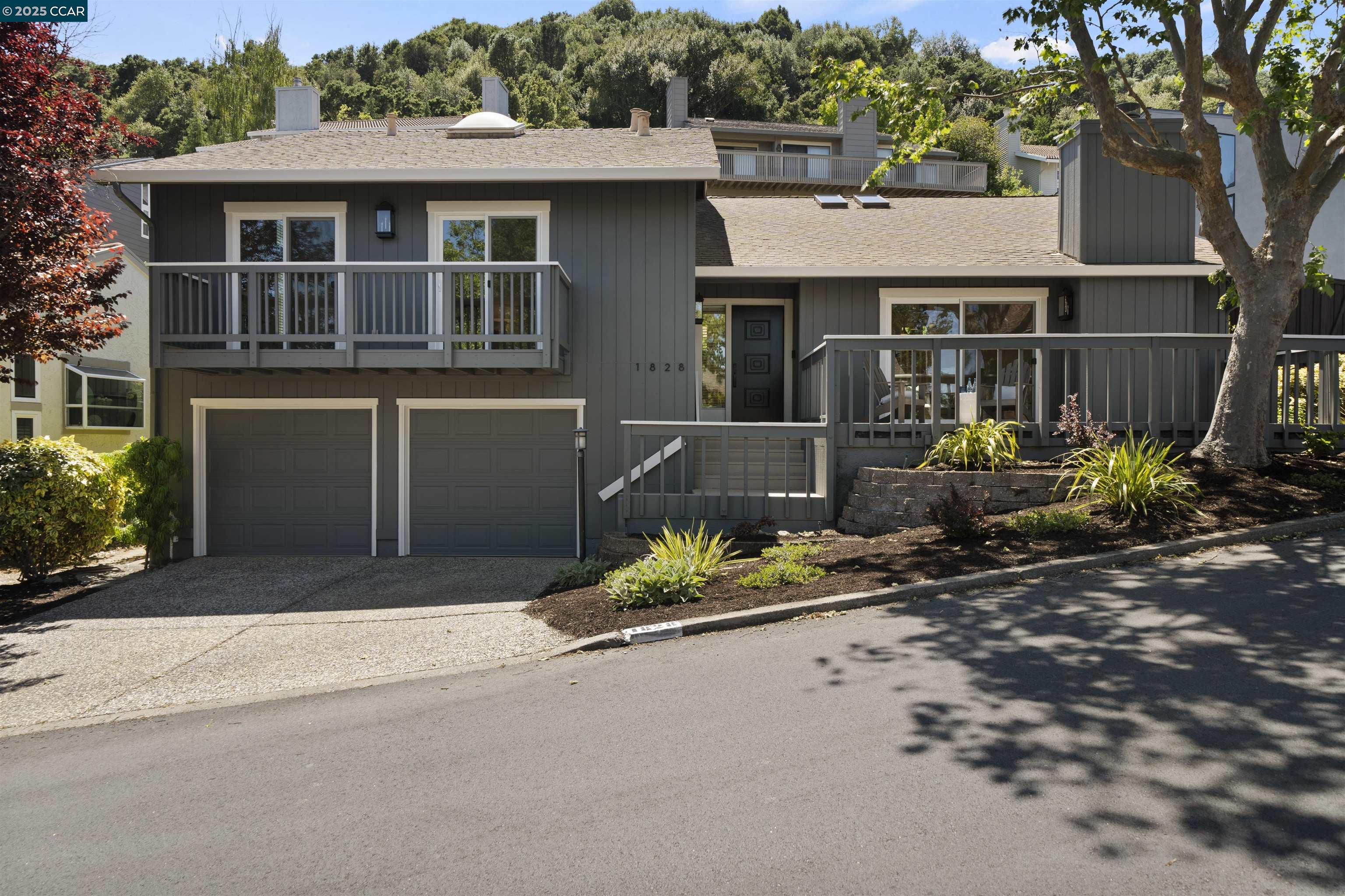 1828 Saint Andrews Dr.