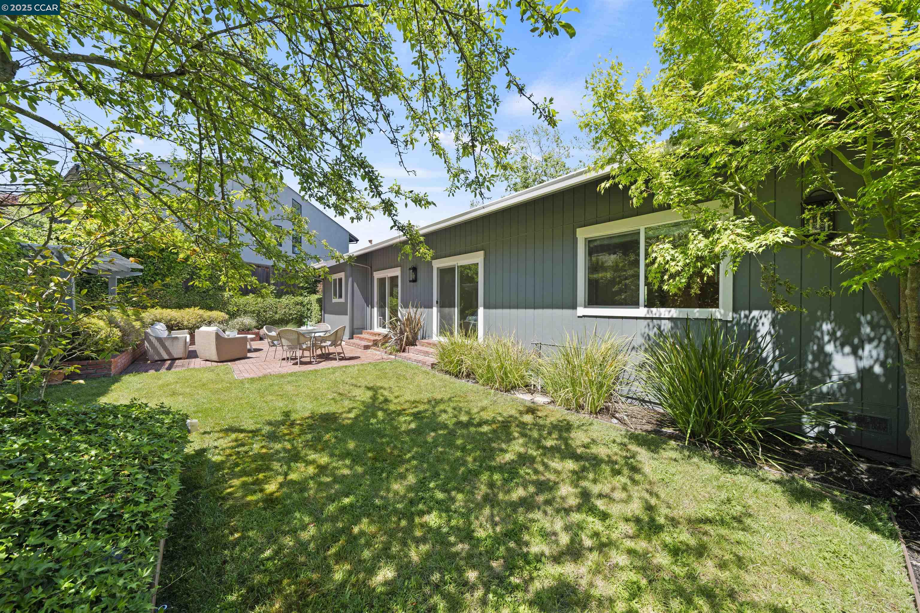 1828 Saint Andrews Dr.