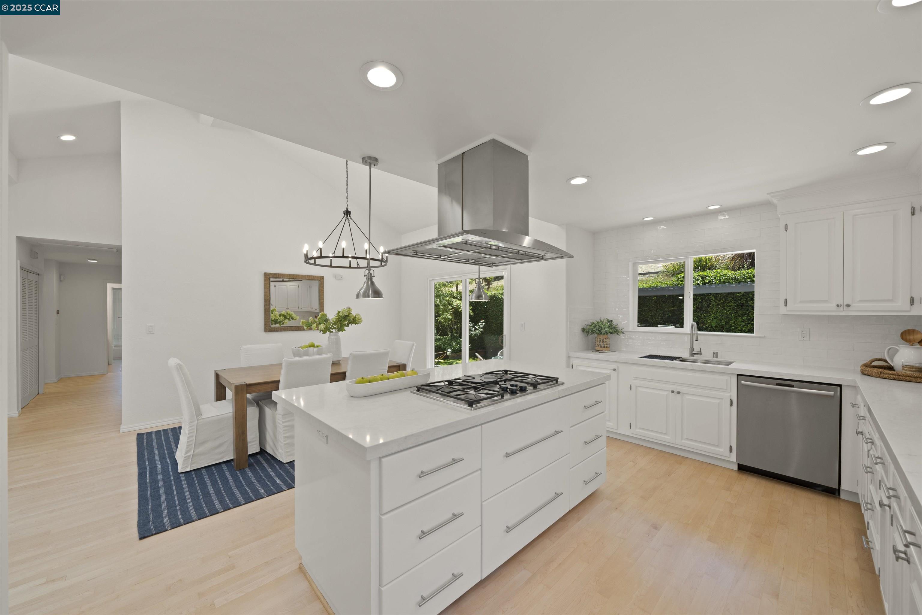 1828 Saint Andrews Dr.